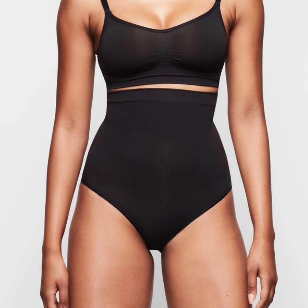 SKIMS SCULPTING HIGH WAIST BRIEF / ONYX
